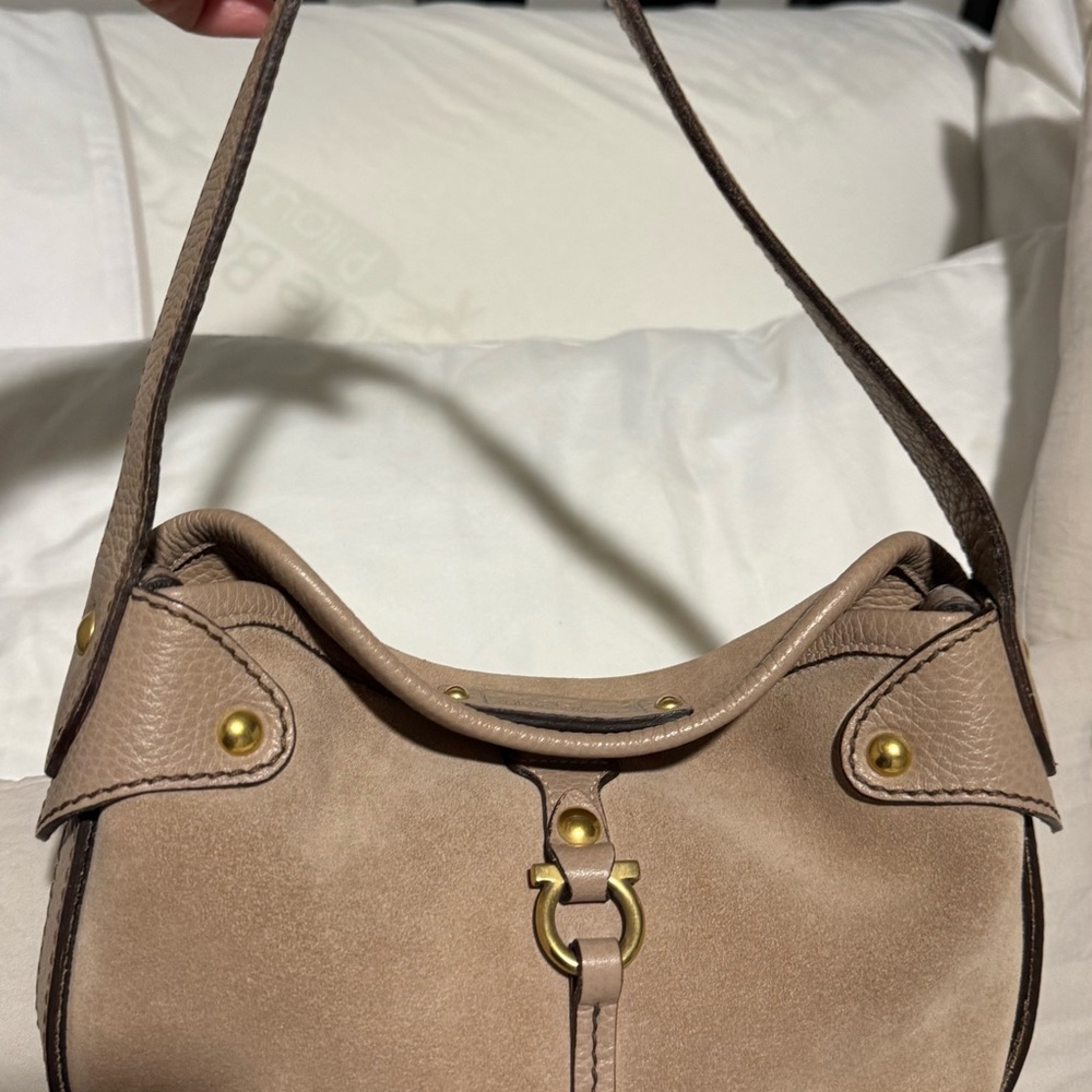Salvatore Ferragamo tan/rosé leather